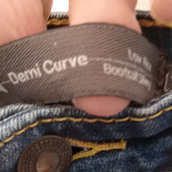 Levi Juniors 11/30 Demi Curve Low Rise Bootcut Skinny Classic Blue Jeans. Casual - Picture 2 of 9